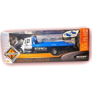 international die cast model car 4400 2010 miller industries